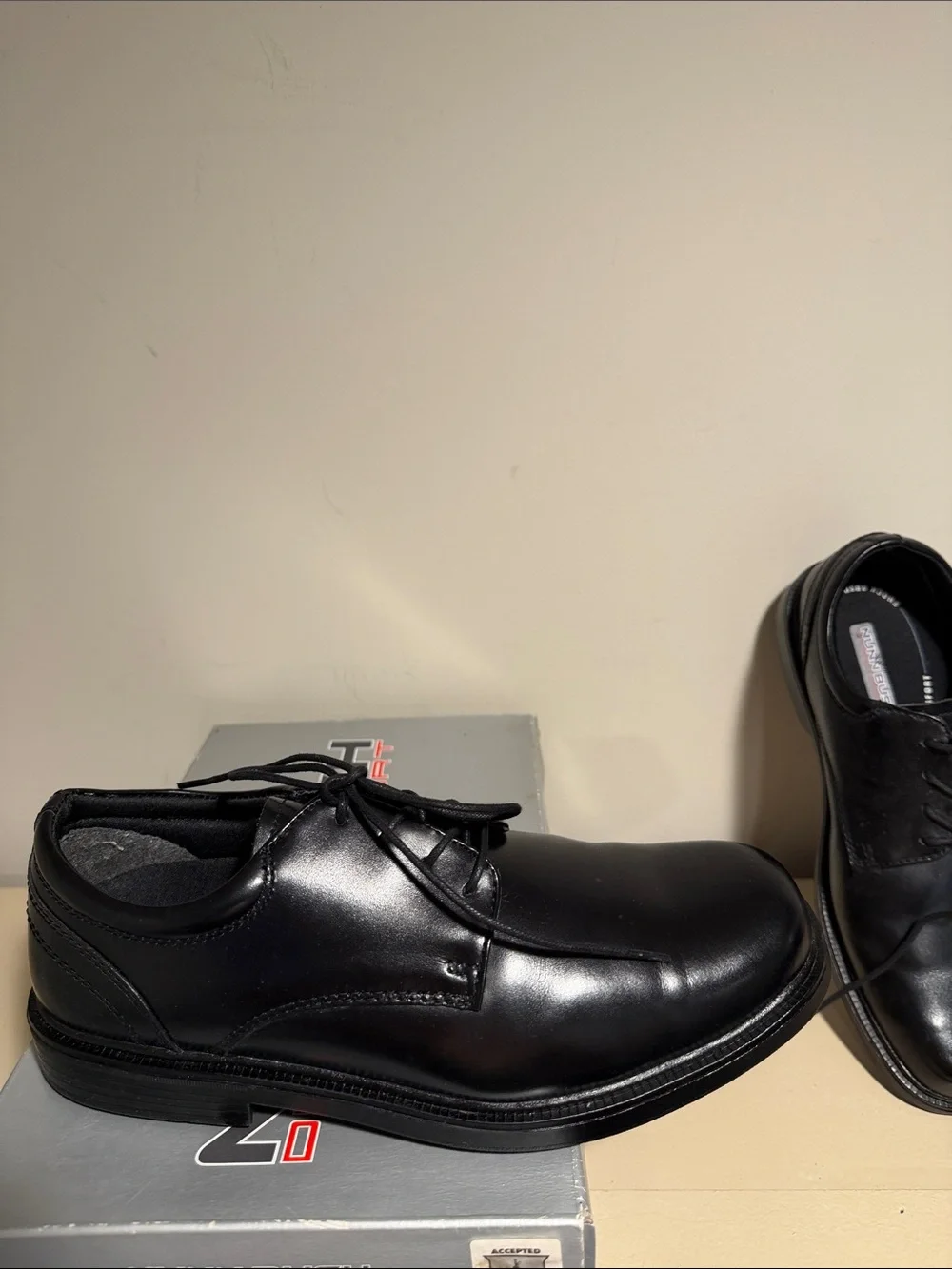 Nunn Bush Black Men's Lace-Up Oxfords